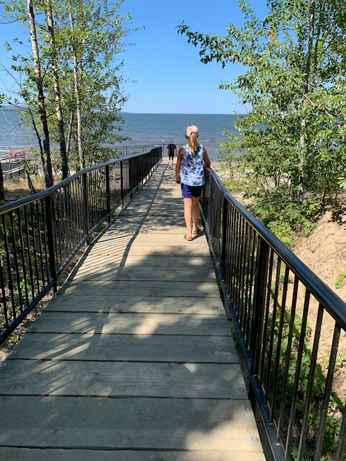 Slave Lake walking trail to beach